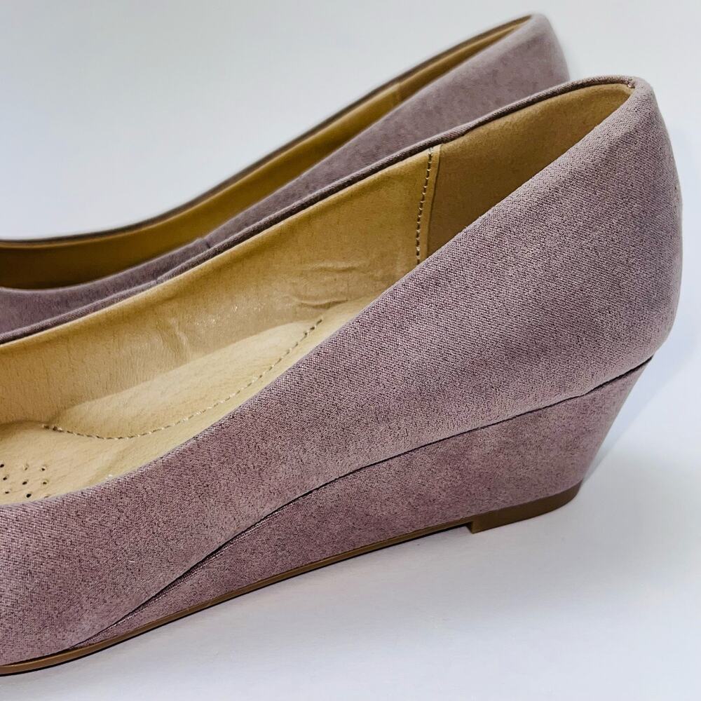 Women's CL by Laundry Demi-Wedge Pump, Size 7.5 - Picture 3 of 10